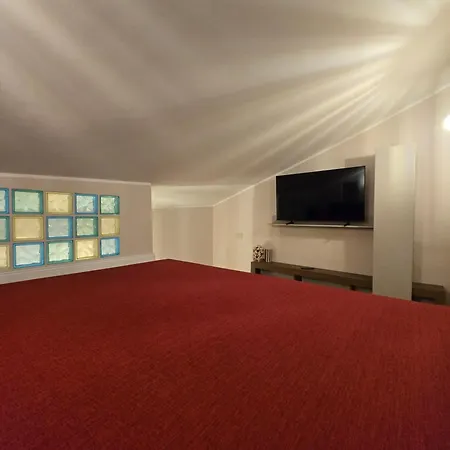 The Pendulum Apartman *